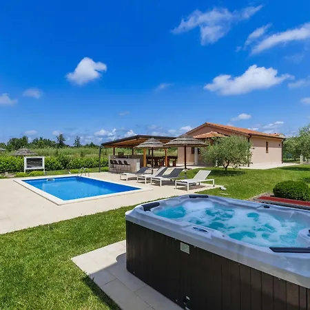 Nyaraló Paliska By Interhome *